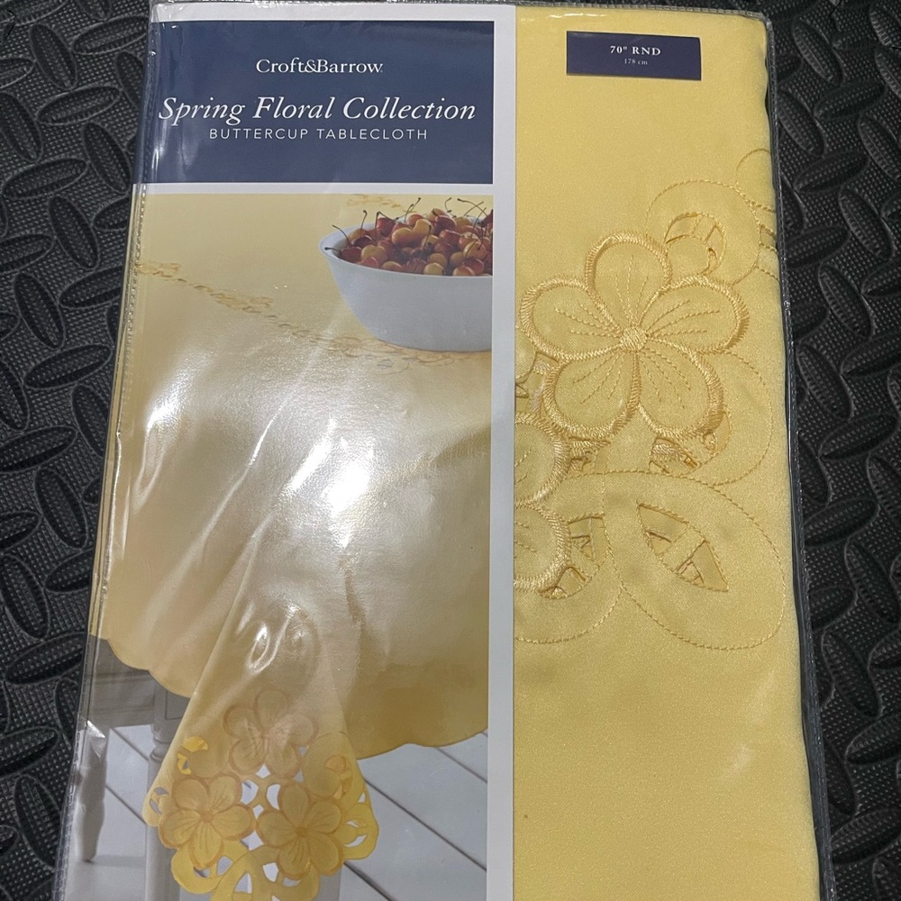 Croft&Barrow spring floral collection Buttercup tablecloth